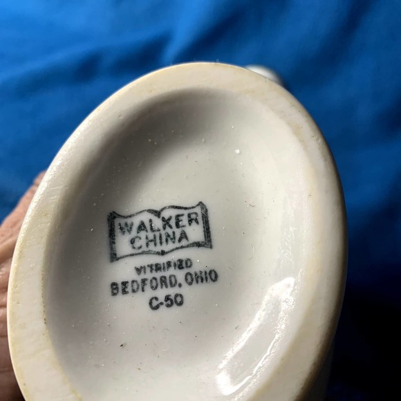 Gravy Boat Walker China, Vitrified China - Picture 2 of 2